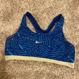 womens nike sports bra